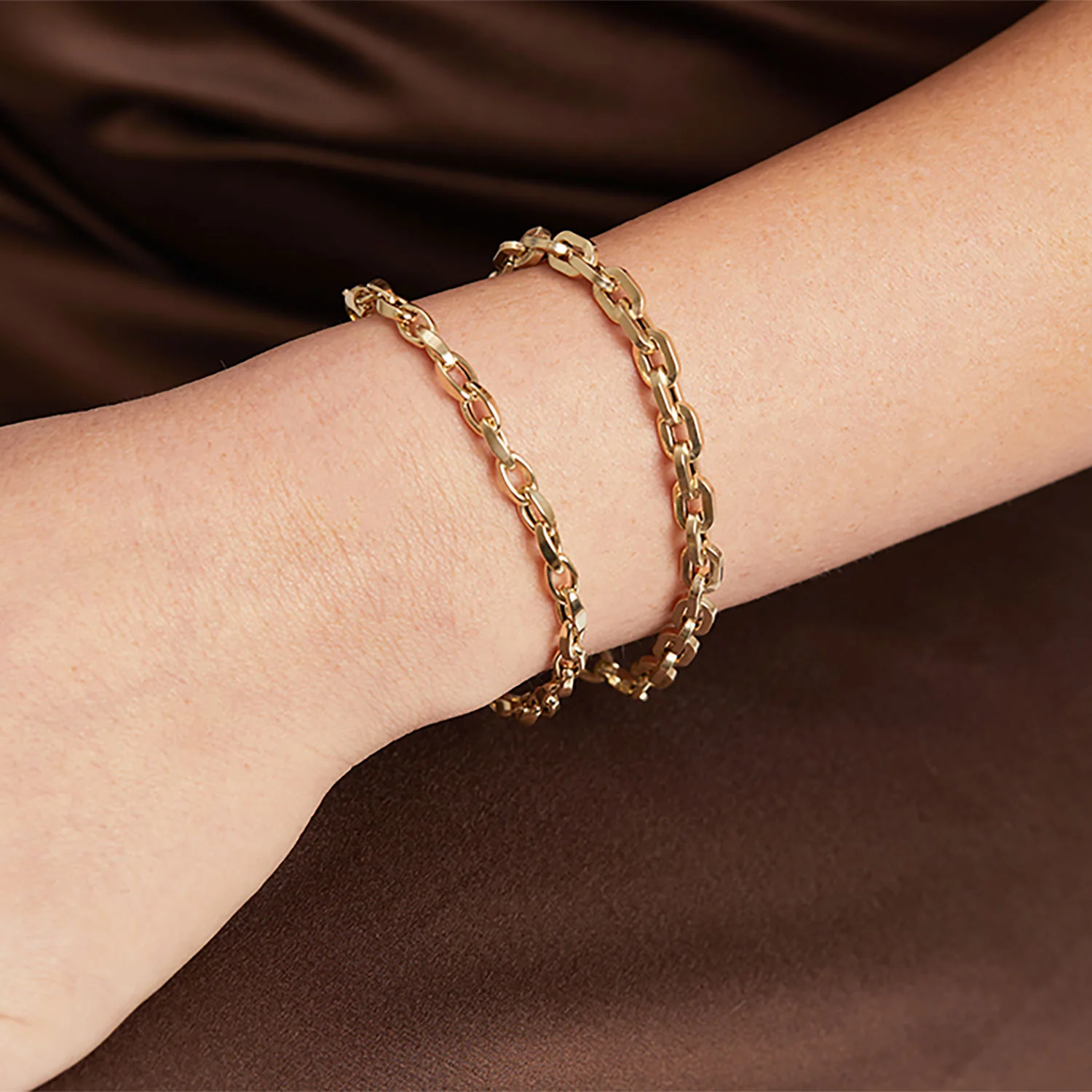 Chunky Box Chain Bracelet - Image 2