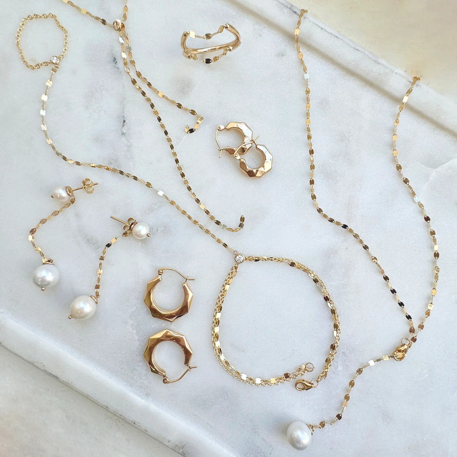Demure Pearl Drop Chain Lariat - Image 2