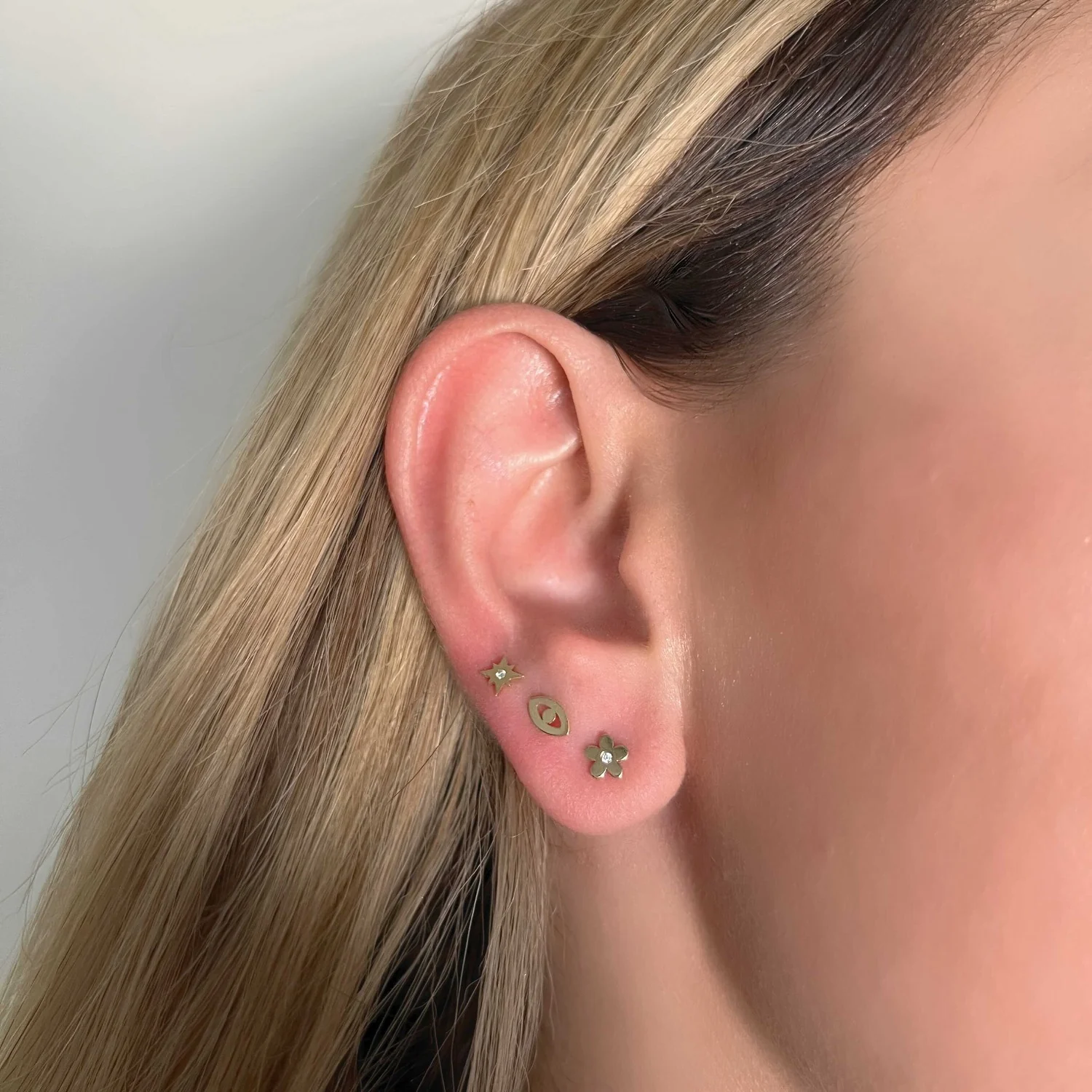 Diamond Flower Stud Earrings - Image 4