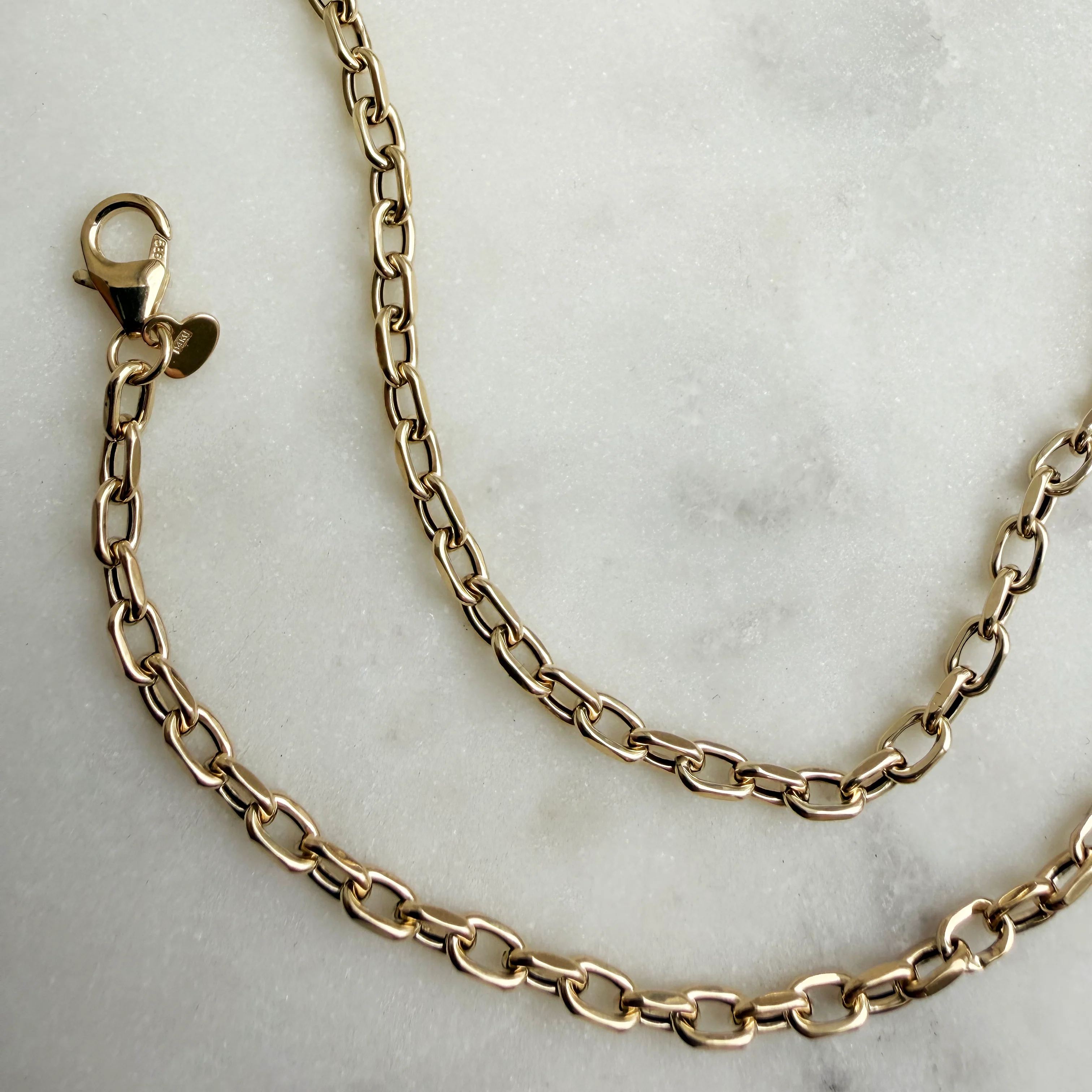 Essential Oval Link Chain Bracelet - Image 2