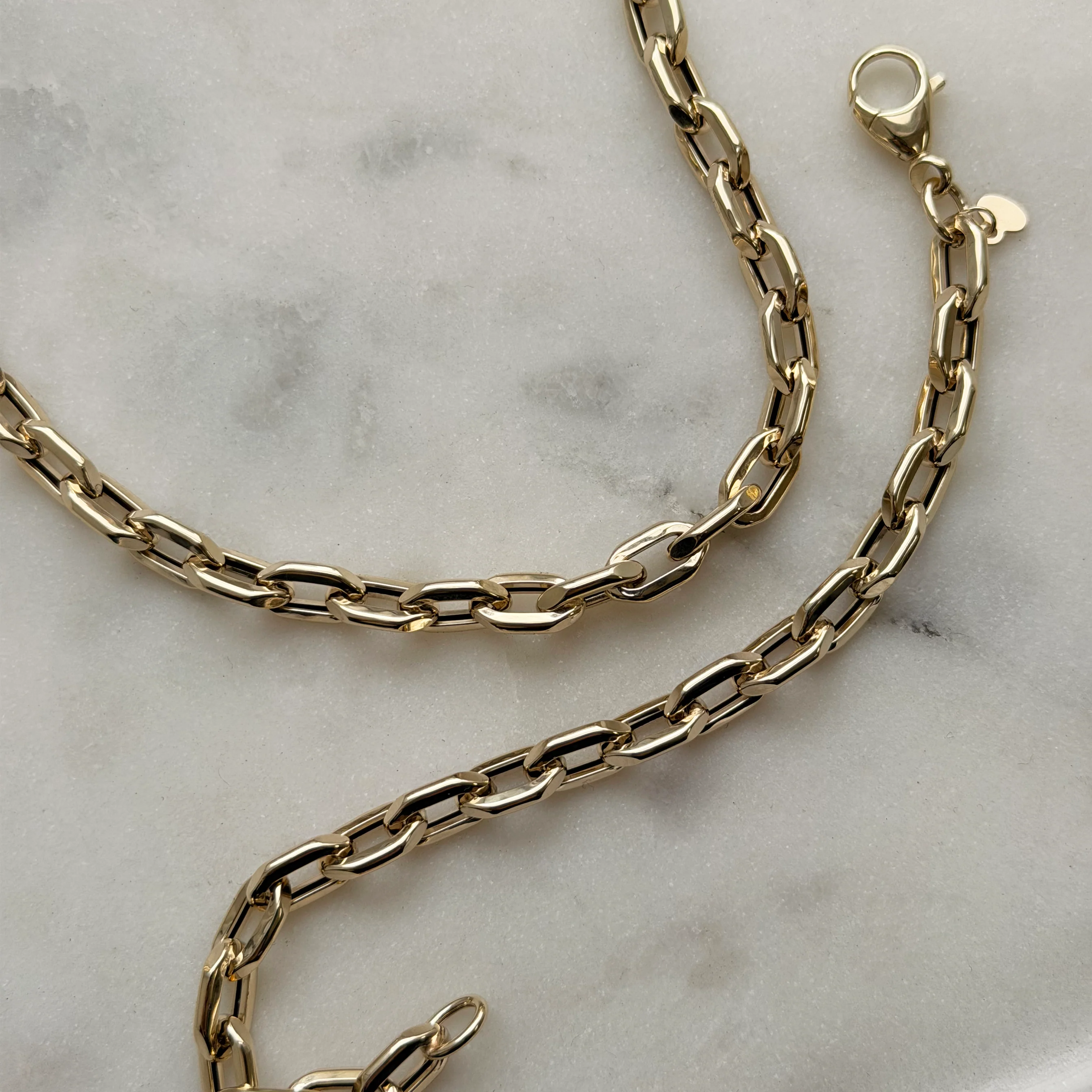 Laurel Oval Link Bracelet - Image 2