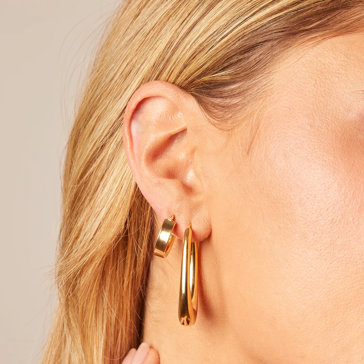 Oval Curved Hoop Earrings - Image 2